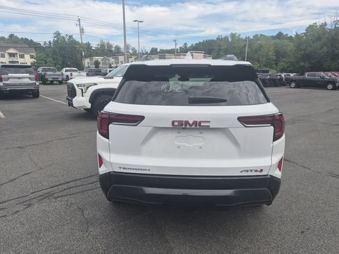 Used 2026 GMC Terrain AT4 AWD/4WD image 4