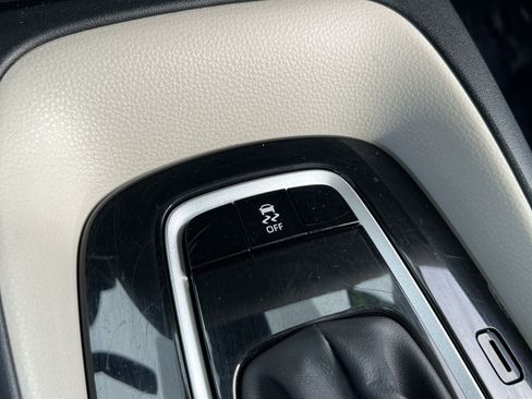 Used 2024 Toyota Corolla LE FWD image 37
