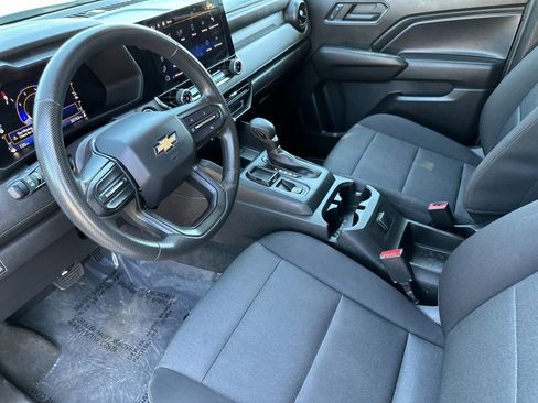 Used 2023 Chevrolet Colorado W/T RWD image 9