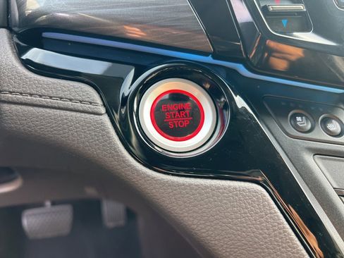 Used 2023 Honda Odyssey Elite image 19