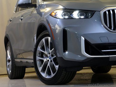 Certified 2024 BMW X5 xDrive50e w/ Premium Package AWD/4WD image 4