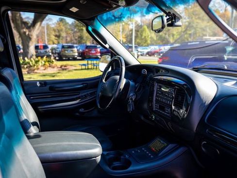 Used 2002 Lincoln Blackwood image 22