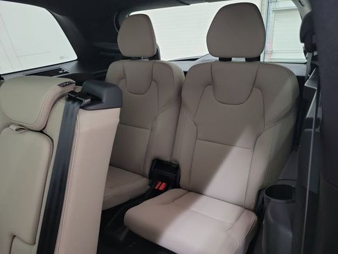 New 2026 Volvo XC90 T8 Plus w/ Protection Package Premier AWD/4WD image 13
