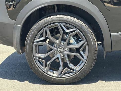 New 2026 Nissan Kicks SR AWD/4WD image 32