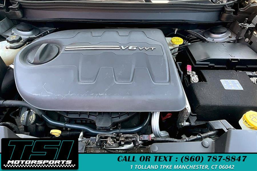 Used 2017 Jeep Cherokee Overland AWD/4WD image 10