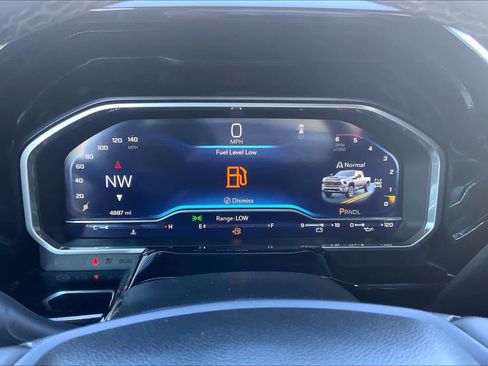 Used 2025 Chevrolet Silverado 2500 LT w/ Convenience Package image 24