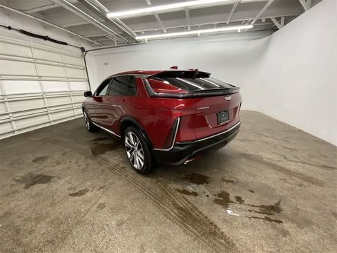Certified 2024 Cadillac Lyriq Luxury w/ LPO, Floor Liner Package image 4