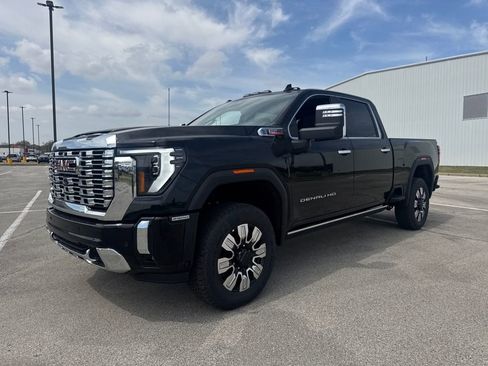 New 2026 GMC Sierra 2500 Denali w/ Denali Reserve Package AWD/4WD image 2