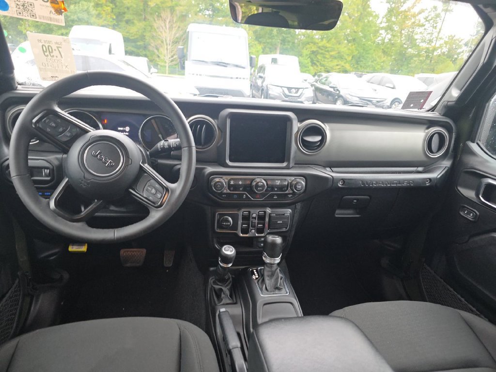 Certified 2023 Jeep Wrangler Unlimited w/ Sun & Screen Package AWD/4WD image 5
