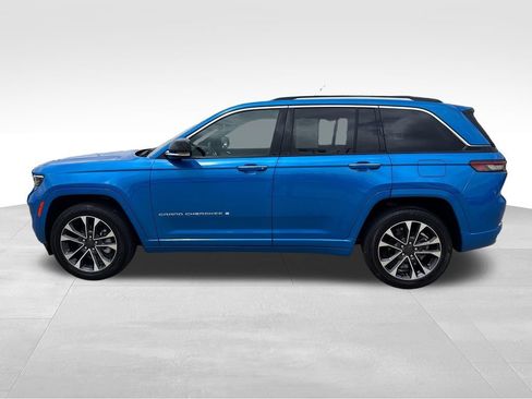 Used 2023 Jeep Grand Cherokee Overland AWD/4WD image 2