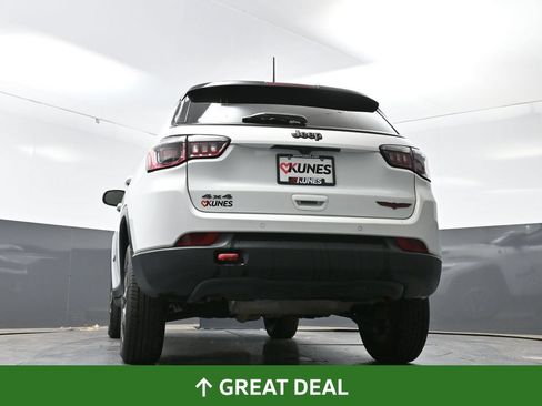 Used 2025 Jeep Compass Trailhawk AWD/4WD image 57