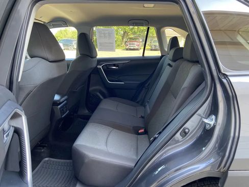 Used 2025 Toyota RAV4 XLE AWD/4WD image 22