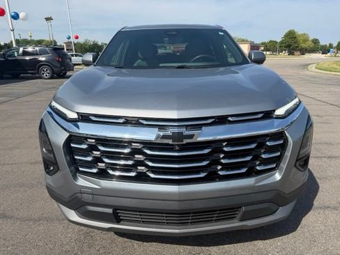 Used 2026 Chevrolet Equinox LT w/ Convenience Package II AWD/4WD image 2