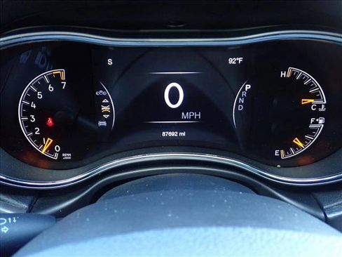 Used 2018 Jeep Grand Cherokee Altitude image 24