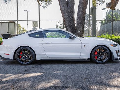 Used 2022 Ford Mustang Shelby GT500 w/ Carbon Fiber Track Pack image 9