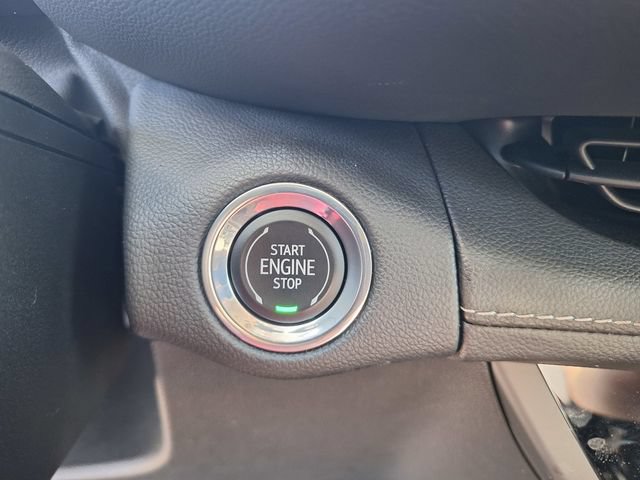 Used 2023 Buick Envision Avenir AWD/4WD image 56