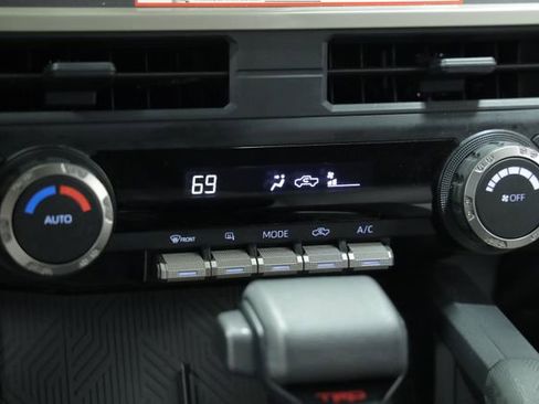 Used 2025 Toyota Tacoma TRD Off-Road AWD/4WD image 20