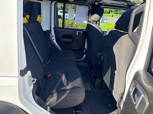 Used 2022 Jeep Wrangler Unlimited Sport w/ Sun And Sound Package AWD/4WD image 22