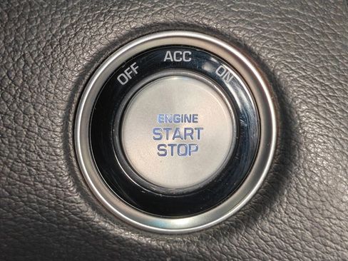 Used 2018 Genesis G80 3.8 w/ Option Group 03 image 16