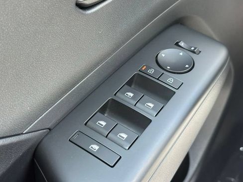 Used 2025 Hyundai Kona SEL AWD/4WD image 24