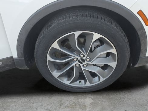 Used 2023 Lincoln Nautilus Reserve AWD/4WD image 25
