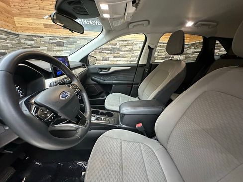 Used 2022 Ford Escape SE w/ Cold Weather Package image 11