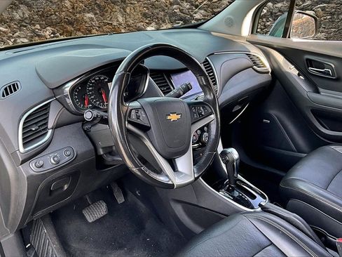 Used 2020 Chevrolet Trax Premier image 12
