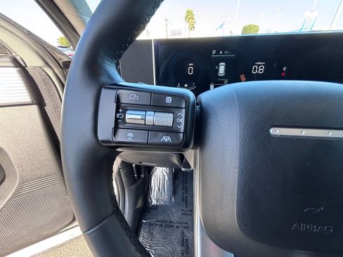 Used 2025 Hyundai Santa Fe SE FWD image 24