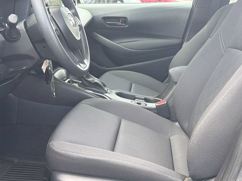 Used 2025 Toyota Corolla LE FWD image 11