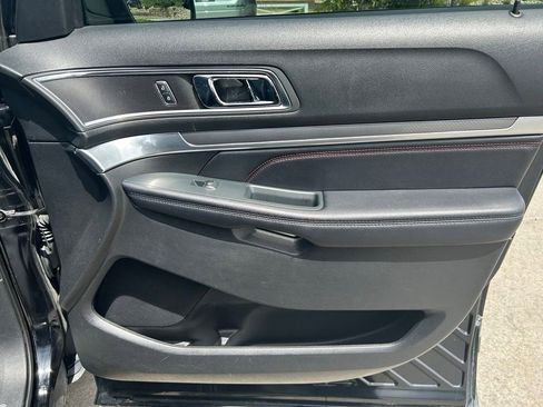 Used 2018 Ford Explorer Sport AWD/4WD image 30