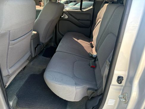 Used 2016 Nissan Frontier SV image 25