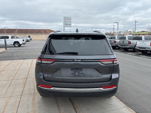 Used 2023 Jeep Grand Cherokee Laredo AWD/4WD image 11