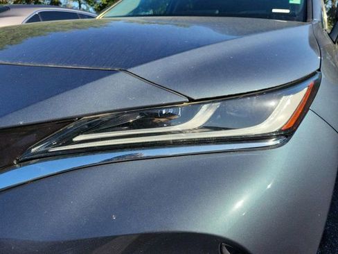 Used 2023 Toyota Venza LE image 10