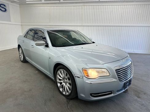 Used 2013 Chrysler 300 Motown image 3