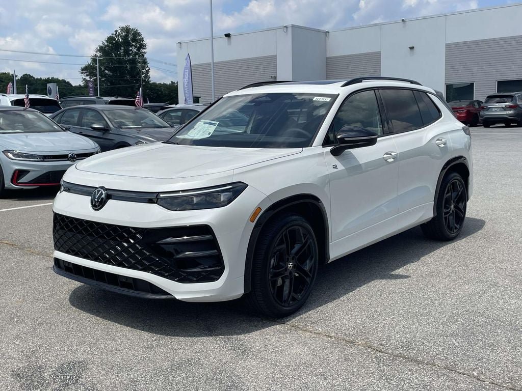 New 2026 Volkswagen Tiguan SE R-Line FWD image 4