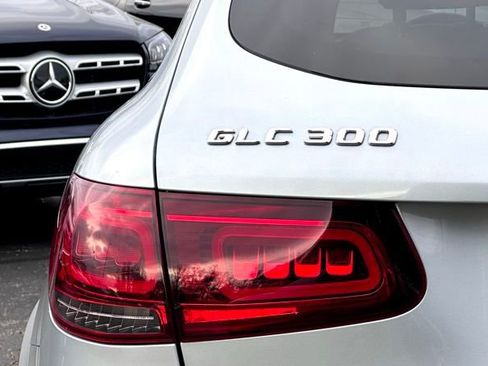 Used 2021 Mercedes-Benz GLC 300 4MATIC image 11