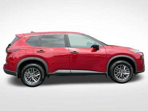 Used 2024 Nissan Rogue S AWD/4WD image 7