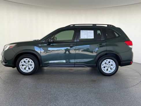 Used 2023 Subaru Forester AWD/4WD image 7