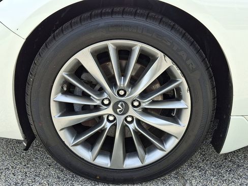 Used 2019 INFINITI Q50 Luxe w/ Essential Package (3.0T Luxe) AWD/4WD image 8