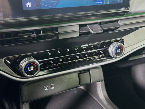 Used 2024 Honda Prologue Touring image 23