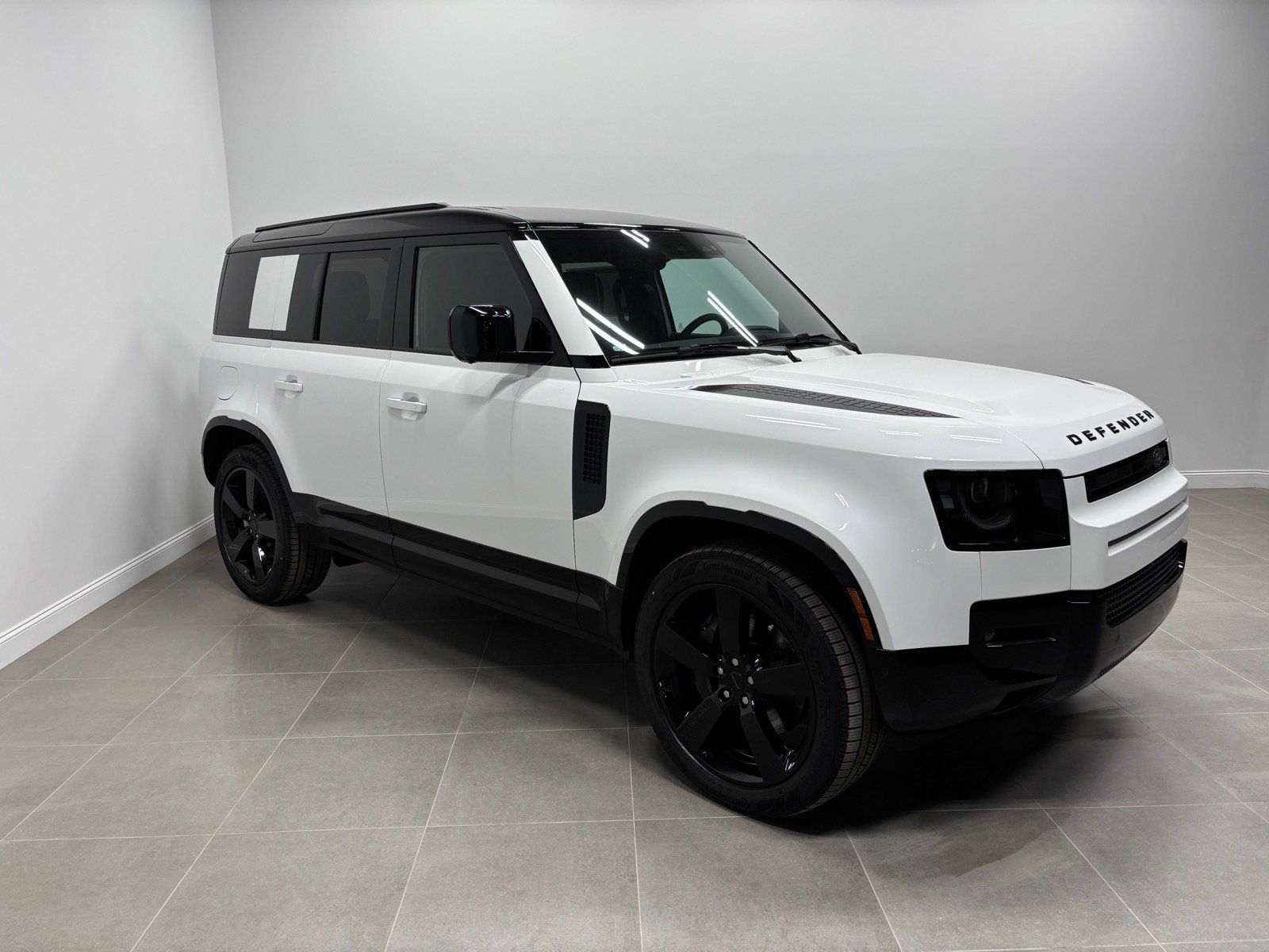 New 2026 Land Rover Defender 110 X-Dynamic SE AWD/4WD image 5