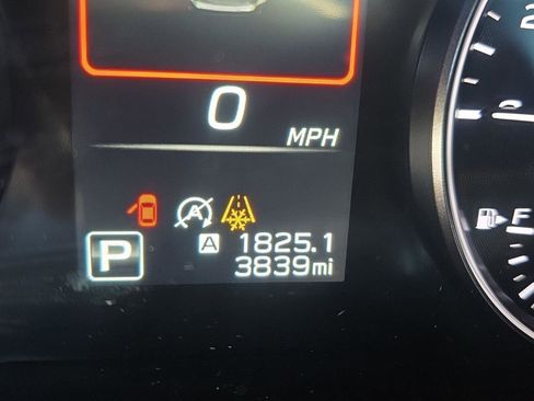 Used 2025 Subaru Outback Premium w/ Popular Package #1A image 5