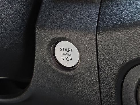 Used 2022 Nissan Frontier Pro-X RWD image 29