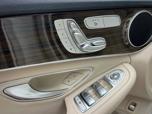 Used 2019 Mercedes-Benz C 300 Sedan image 42