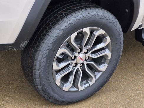 New 2026 GMC Canyon Denali image 5