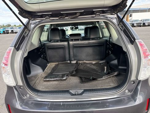 Used 2016 Toyota Prius V Four FWD image 17