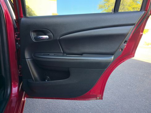 Used 2013 Chrysler 200 Limited image 29