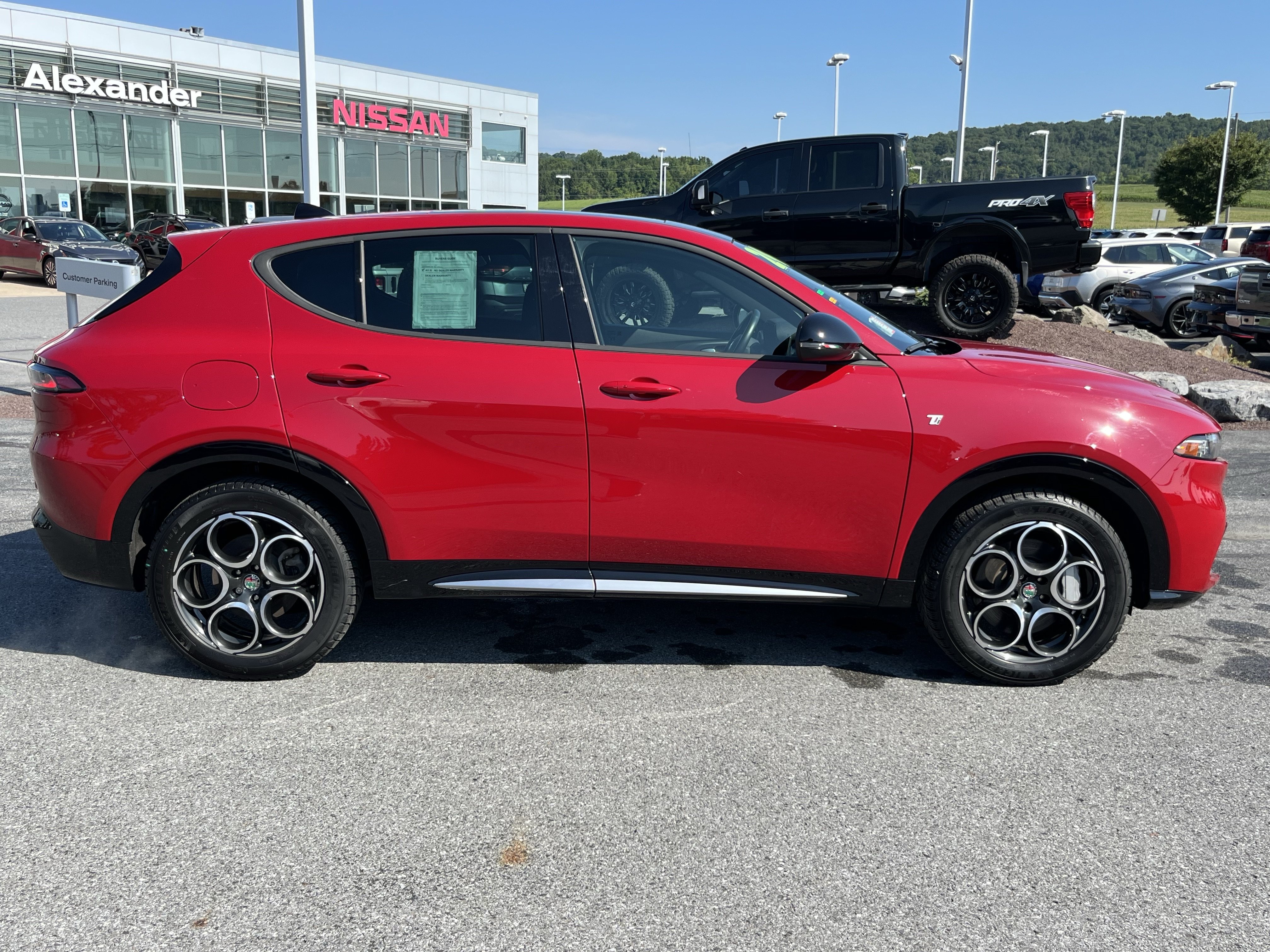 Used 2024 Alfa Romeo Tonale Ti w/ Premium Interior Package AWD/4WD image 2