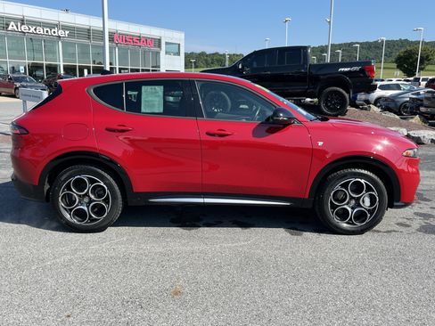 Used 2024 Alfa Romeo Tonale Ti w/ Premium Interior Package AWD/4WD image 2
