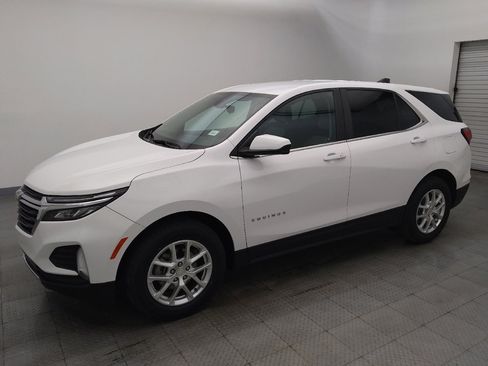 Used 2022 Chevrolet Equinox LT image 2